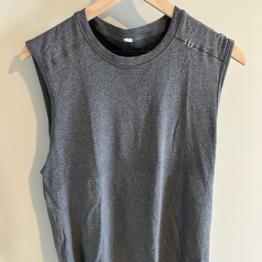 Lululemon Metal Vent